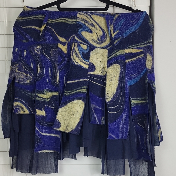 giochi diluce Dresses & Skirts - Y2K Giochi Diluce Abstract Blue and Cream Women's wool Skirt. Size 1 (US small)